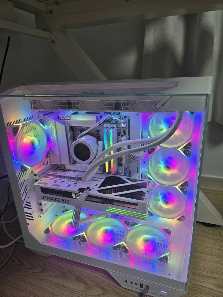 갤럭시 GALAX 지포스 RTX 5070 EX GAMER WHITE OC D7 12GB